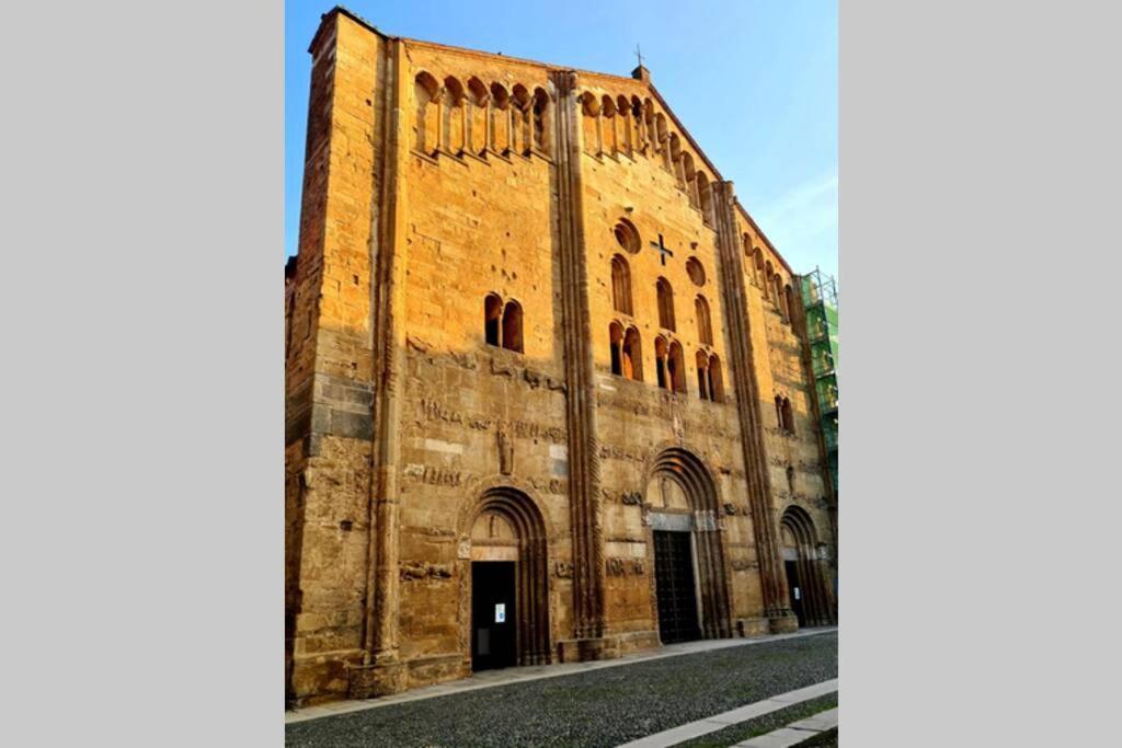 Maison Marina_Pavia San Michele Centro Storico エクステリア 写真